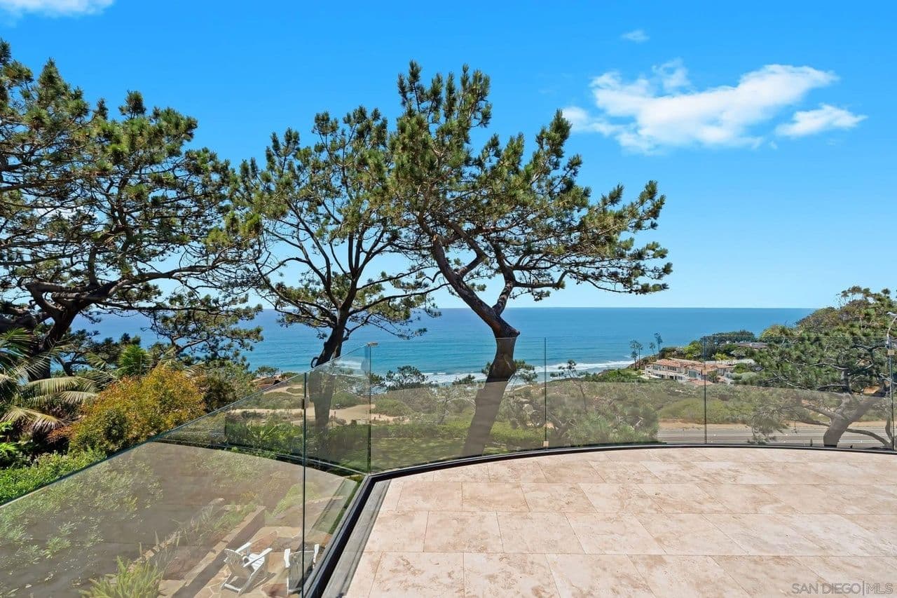Beachfront Condo in Pacific Beach - Photo 6